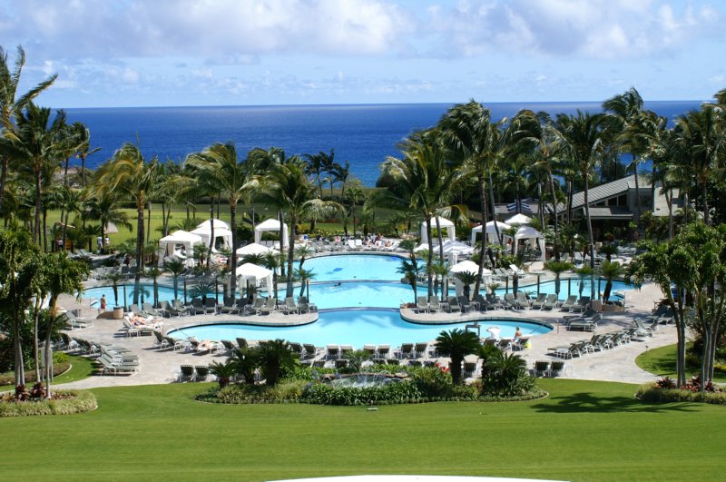 resortspool.jpg